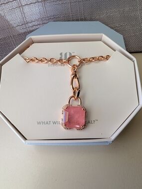 Bomb Party Rose Quartz necklace